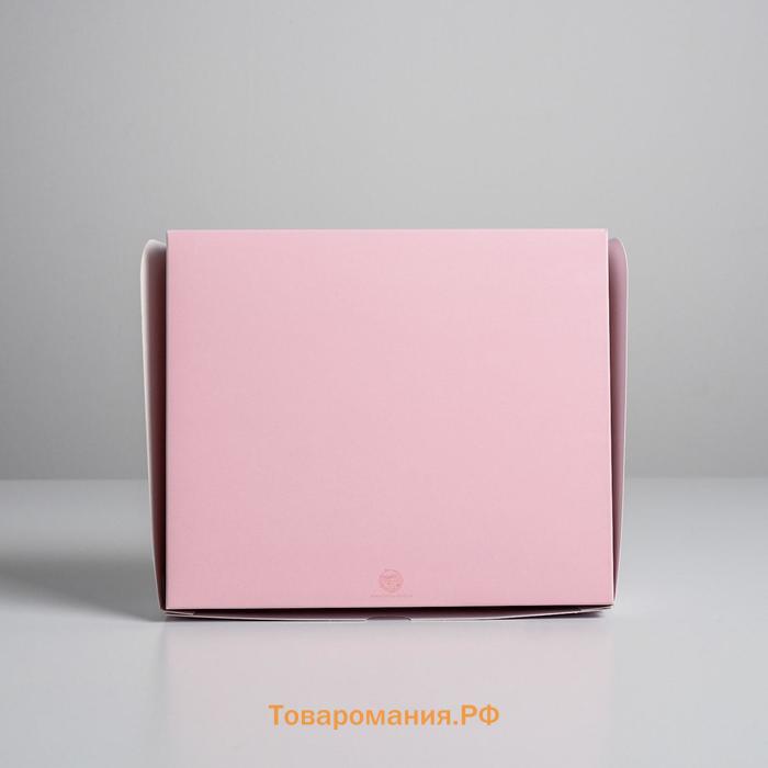 Коробочка кондитерская, упаковка «Мир подождет», 17 х 20 х 6 см